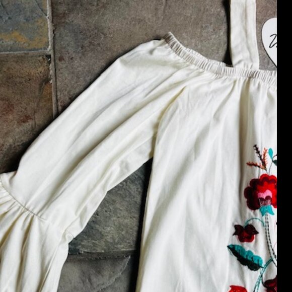 VaVa by Joy Han Embroidered Bird and Flowers Bell Sleeve Top Boho Off Shoulder - Picture 4 of 8